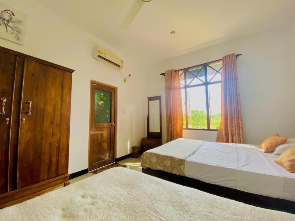 הבאראנה Elephant Safari Lodge Sigiriya Junction מראה חיצוני תמונה