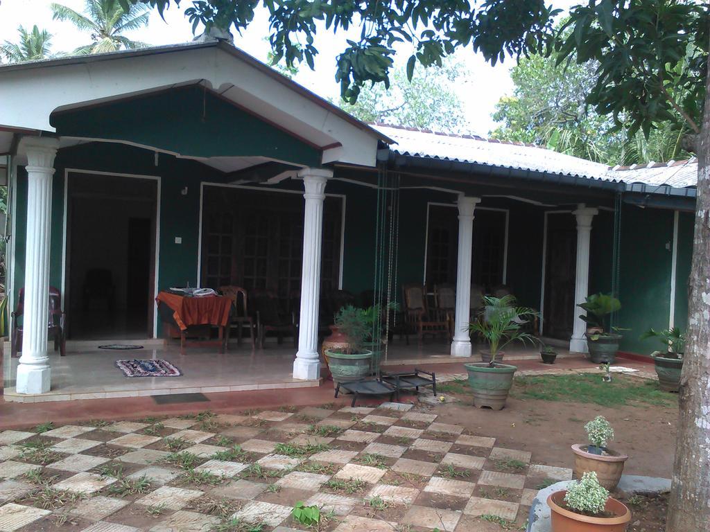 הבאראנה Elephant Safari Lodge Sigiriya Junction מראה חיצוני תמונה