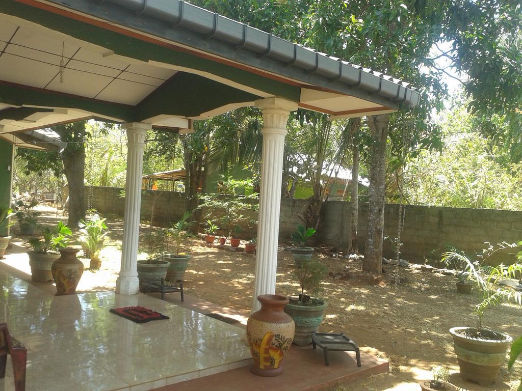 הבאראנה Elephant Safari Lodge Sigiriya Junction מראה חיצוני תמונה