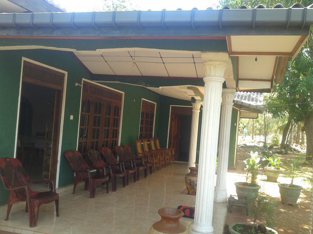 הבאראנה Elephant Safari Lodge Sigiriya Junction מראה חיצוני תמונה