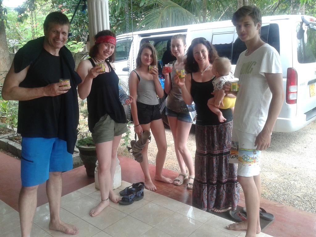הבאראנה Elephant Safari Lodge Sigiriya Junction מראה חיצוני תמונה