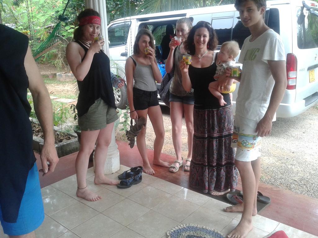הבאראנה Elephant Safari Lodge Sigiriya Junction מראה חיצוני תמונה
