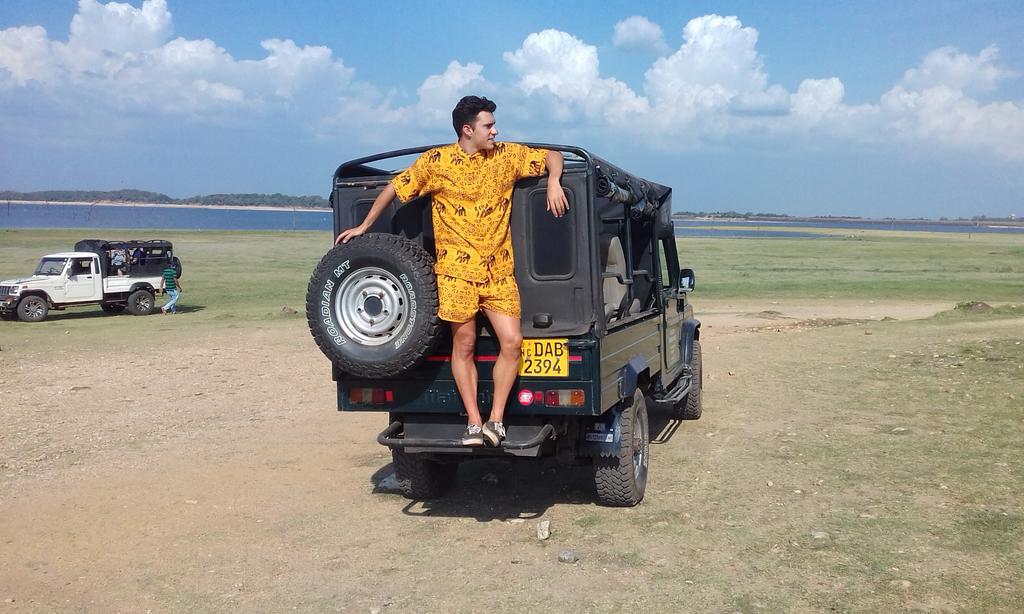 הבאראנה Elephant Safari Lodge Sigiriya Junction מראה חיצוני תמונה