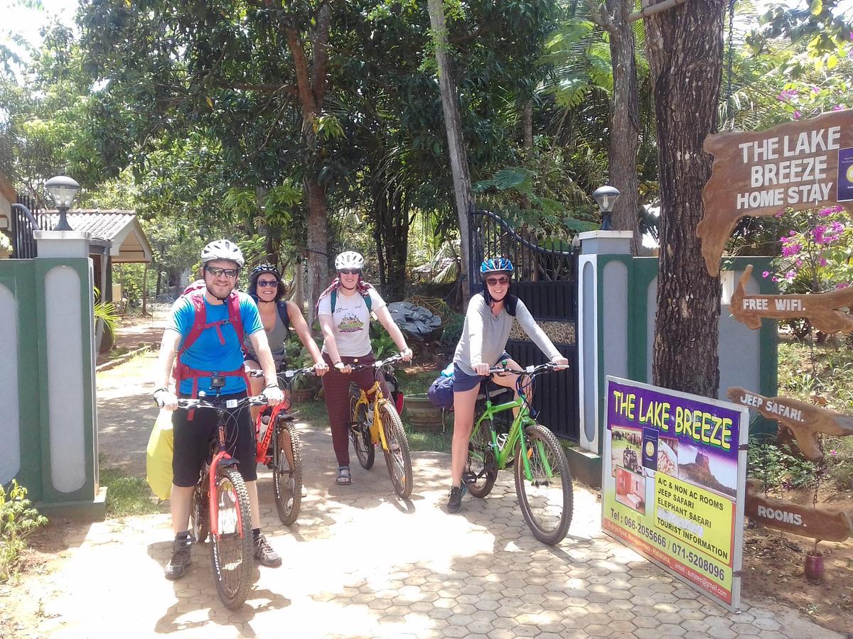 הבאראנה Elephant Safari Lodge Sigiriya Junction מראה חיצוני תמונה