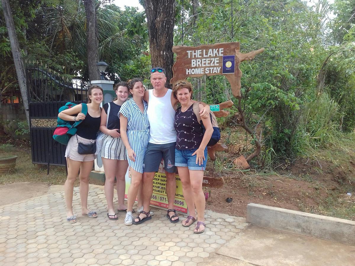 הבאראנה Elephant Safari Lodge Sigiriya Junction מראה חיצוני תמונה