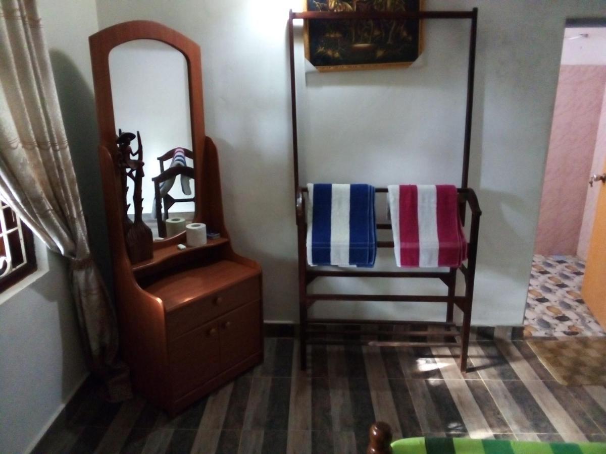 הבאראנה Elephant Safari Lodge Sigiriya Junction מראה חיצוני תמונה